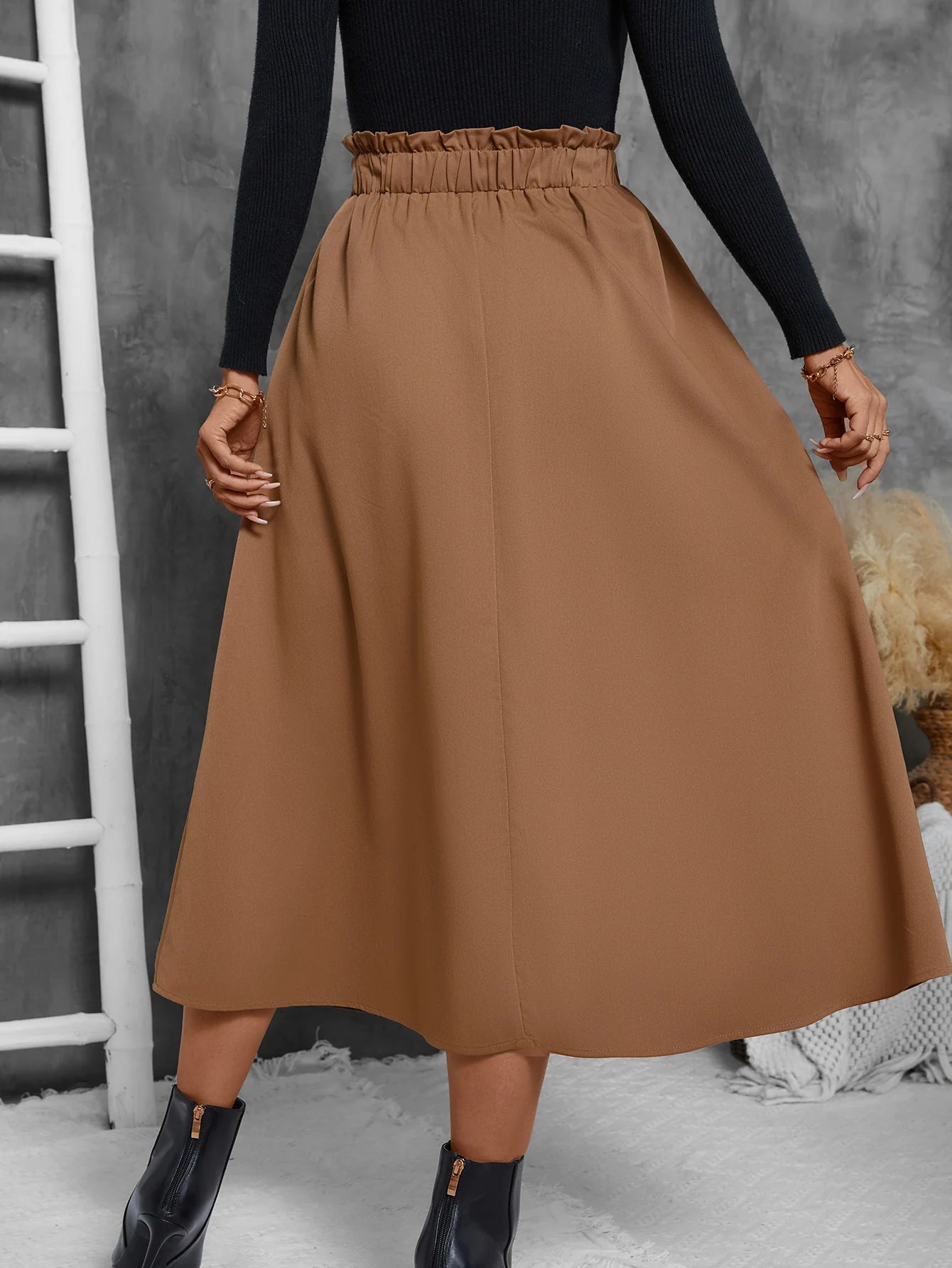 Effortlessly Chic Midi Skirt